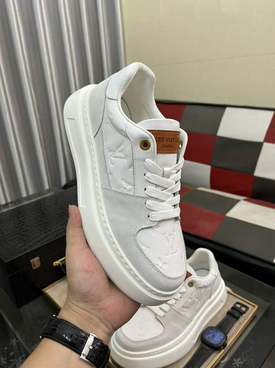 Picture of Louis Vuitton Shoes _SKULVsz38-44hnh024215010